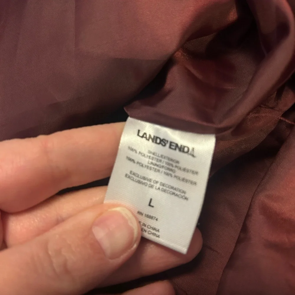 Lands' End Women's Maroon water resistant jacket - Picture 5 of 7